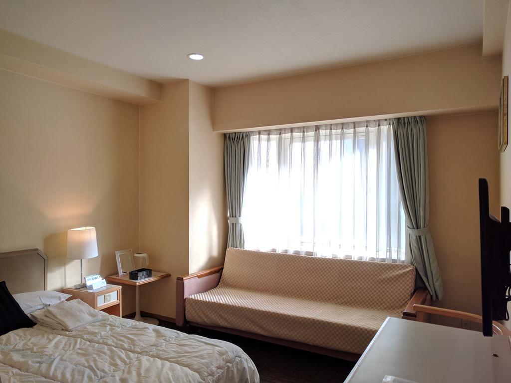 Hotel Harbour Йокосука Екстериор снимка