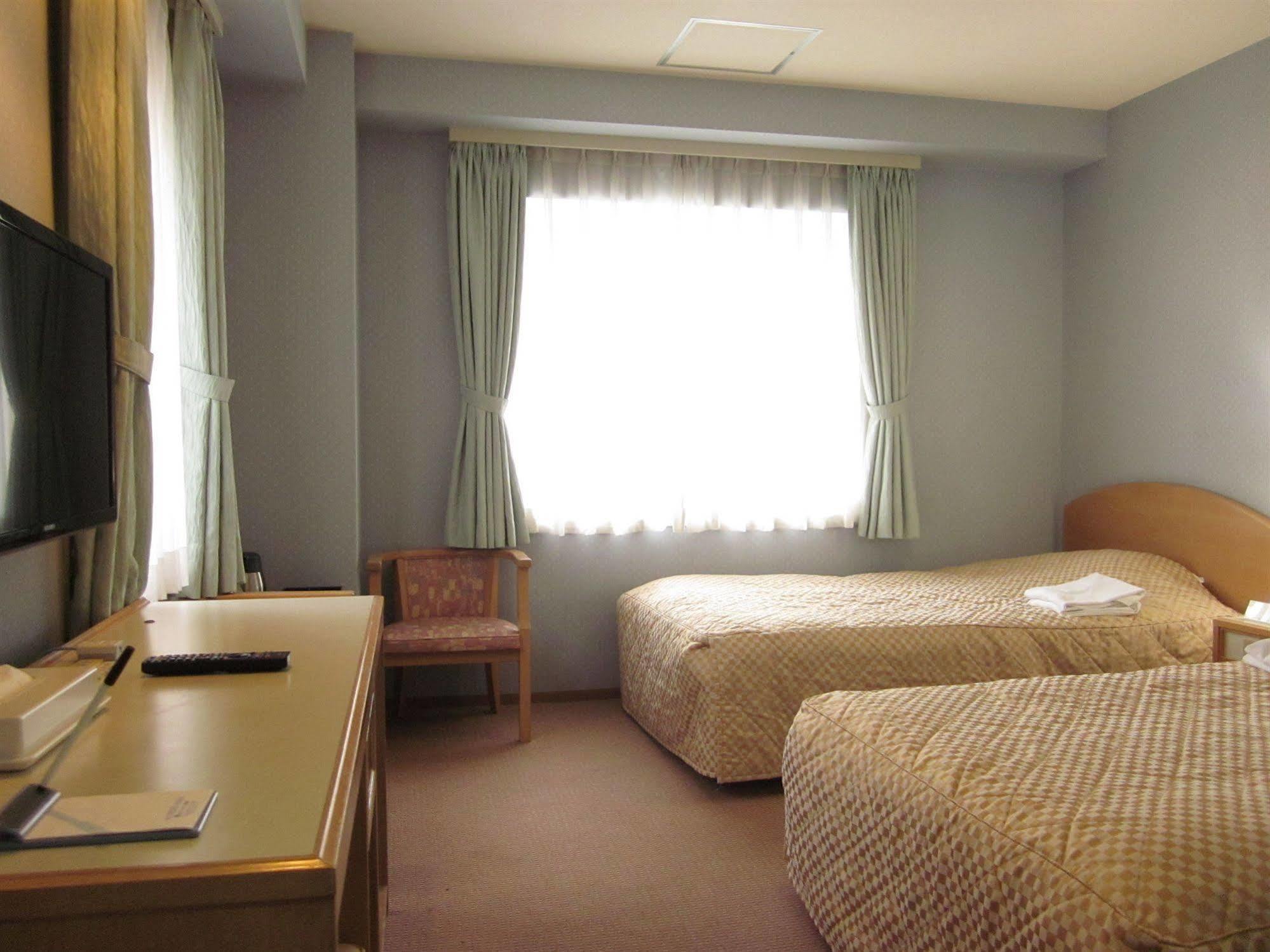 Hotel Harbour Йокосука Екстериор снимка